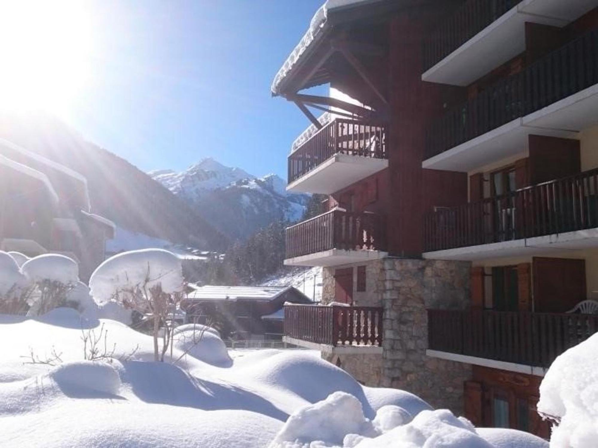 Appartement Cosy Pour 4, Au Coeur Du Village, Proche Des Pistes Et Avec Piscine Estivale - Fr-1-342-173 Arêches Exterior foto